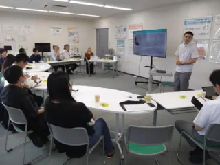 【MCO✖️HITSで交流会👏】

5月20日、MCOに入居されている皆さまとHITSの職員で交流会を行いました😌

MCOは新規事業を立ち上げた方向けにレンタルオフィスを提供するインキュベーション施設です。
今現在、8社が入居されていますが、実はなかなか交流の機会がありませんでした。
同じアパートでも知らない人っていますよね🤔

「MCOの皆さんがお互いどんな事業をされているか、知る機会を作りたい…！
この交流で今後、何か生まれたらいいな…！」

そんな思いで、今回の交流会を実施しました！！

詳細はHITSホームページの活動報告に掲載しているので、ぜひご覧ください♪

ℹ️MCOについてのお問い合わせは砂押・田中・見田まで！

👇活動報告
https://www.hits.or.jp/mco-kouryuukai/

🔻最新情報やお知らせはHITSのホームページへ！
https://www.hits.or.jp/

🔻お問い合わせ
https://www.hits.or.jp/contact0/

🔻HITSメルマガ登録
https://zcmp.jp/maEp

🔻SNSまとめ
https://lit.link/en/hits

・－・－・－・－・－・－・

@hits.or.jp

・－・－・－・－・－・－・
 #hits
#日立地区産業支援センター
#茨城 #茨城県 #日立 #日立市 #産業 #中小企業 #中小企業支援 #県北 #茨城県北 #東海村 #高萩市 #北茨城市 #常陸太田市  #ひたちなか市 #那珂市