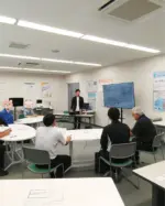 【自社課題を整理するワークショップを開催しました✍️】

こんにちは！HITSです😀
8月28日、兼業・副業人材に関する「自社課題を整理するワークショップ」を開催しました！ 

このワークショップは、9/17と12/10に開催する人材マッチングイベントの準備のために開催したもので、６社７名が参加し、自社の課題を整理するワークに取り組んでいただきました✏️

兼業副業人材の最も有効な活用法は、自社の課題解決に向けた活用です。  そのため、自社の課題を明確にすることが、適切な人材とマッチングするための重要な鍵となります。 

日々、厳しい事業課題に直面し、自社課題をゆっくり考える時間を確保出来ない経営者の方々からは、「新しい視点で兼業副業人材の活用を考えることが出来た」などの感想が寄せられ、今回参加された企業にとって、実効性の高いワークショップとなりました😊  
今回整理頂いた「自社課題」の解決に向け、企業に寄り添った支援を継続していきます。  参加された皆さま、次はマッチングイベントでお会いしましょう！

ℹ️兼業・副業人材に関するお問い合わせは、日比野・安藤まで！

HPにも掲載しています👇
https://www.hits.or.jp/250828-kengyouhukugyou/

🔻最新情報やお知らせはHITSのホームページへ！
https://www.hits.or.jp/

🔻お問い合わせ
https://www.hits.or.jp/contact0/

🔻HITSメルマガ登録
https://zcmp.jp/maEp

🔻SNSまとめ
https://lit.link/en/hits

・－・－・－・－・－・－・

@hits.or.jp

・－・－・－・－・－・－・